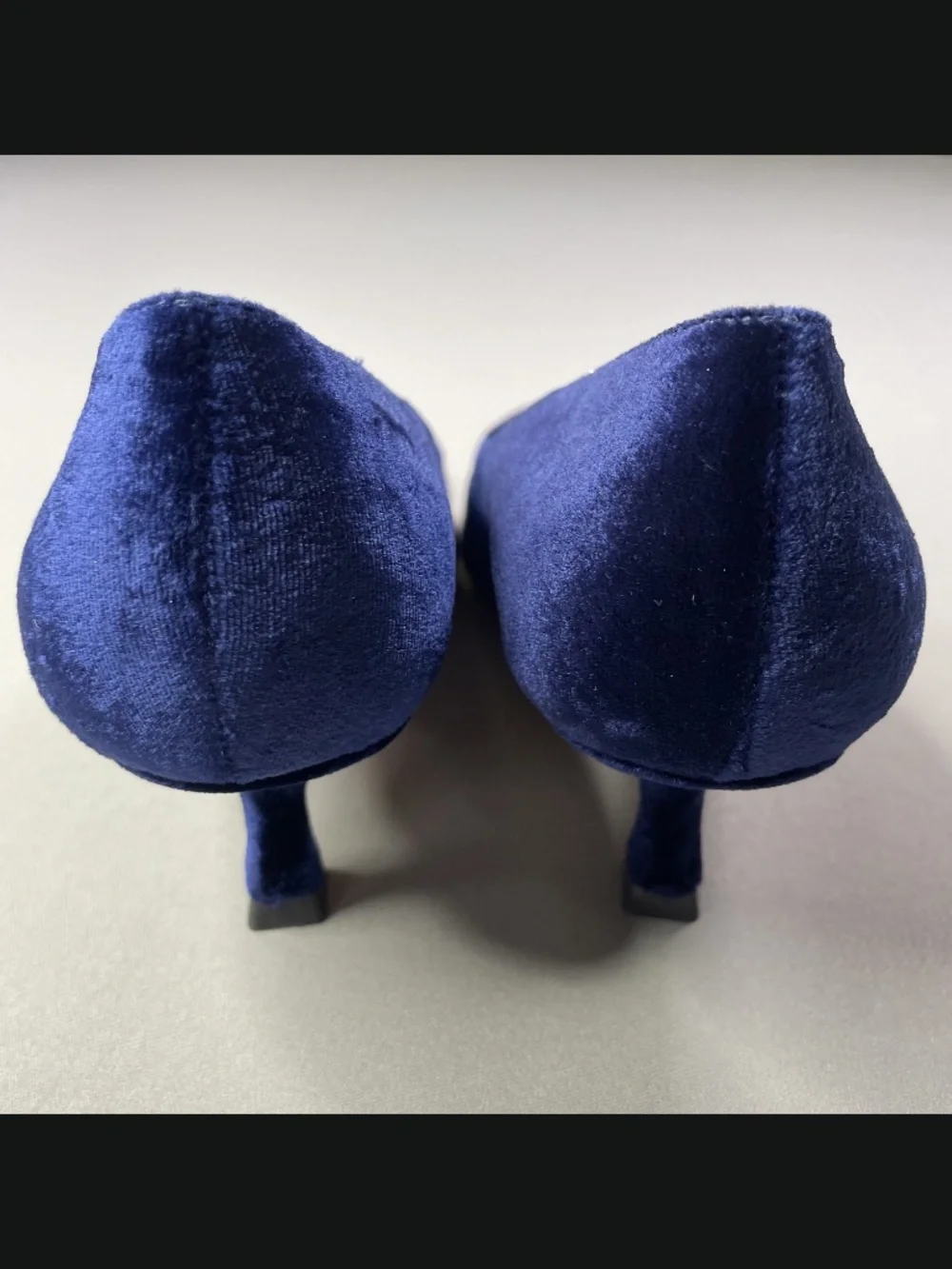 NEW Ann Taylor Shoes Womens 8 blue velvet kitten heels point toe cocktail